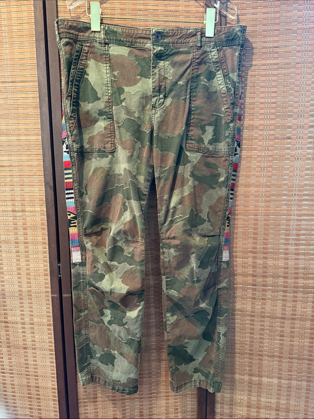 Anthropologie Pilcro The Wanderer Camo Side Stripe Utility Cargo Pants Size 31